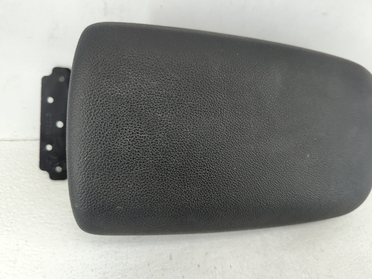 2019-2022 Kia Forte Center Console Armrest Cover Lid Black 625386 - Oemusedautoparts1.com