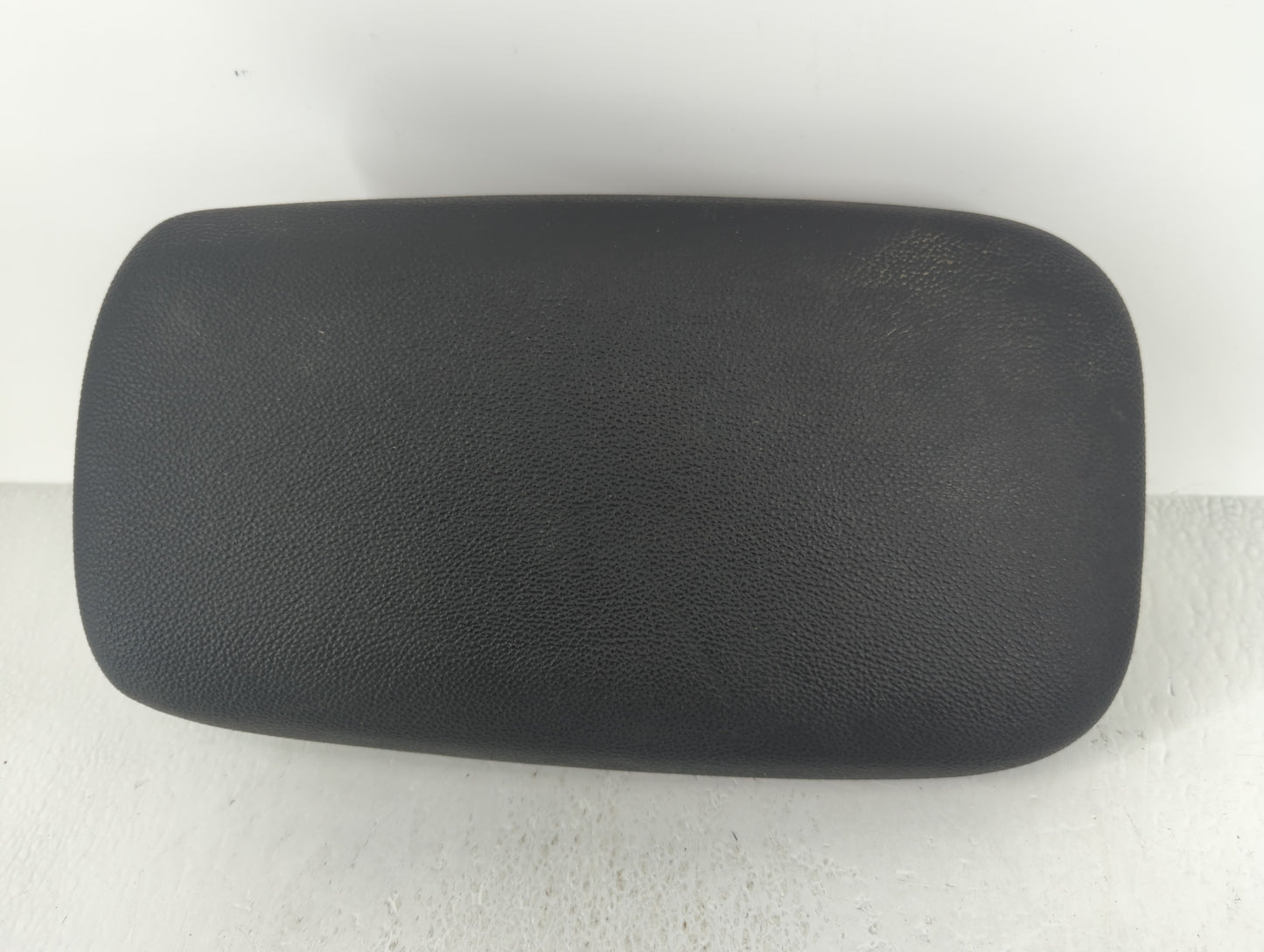 2019 Kia Forte Center Console Armrest Cover Lid Black - Oemusedautoparts1.com