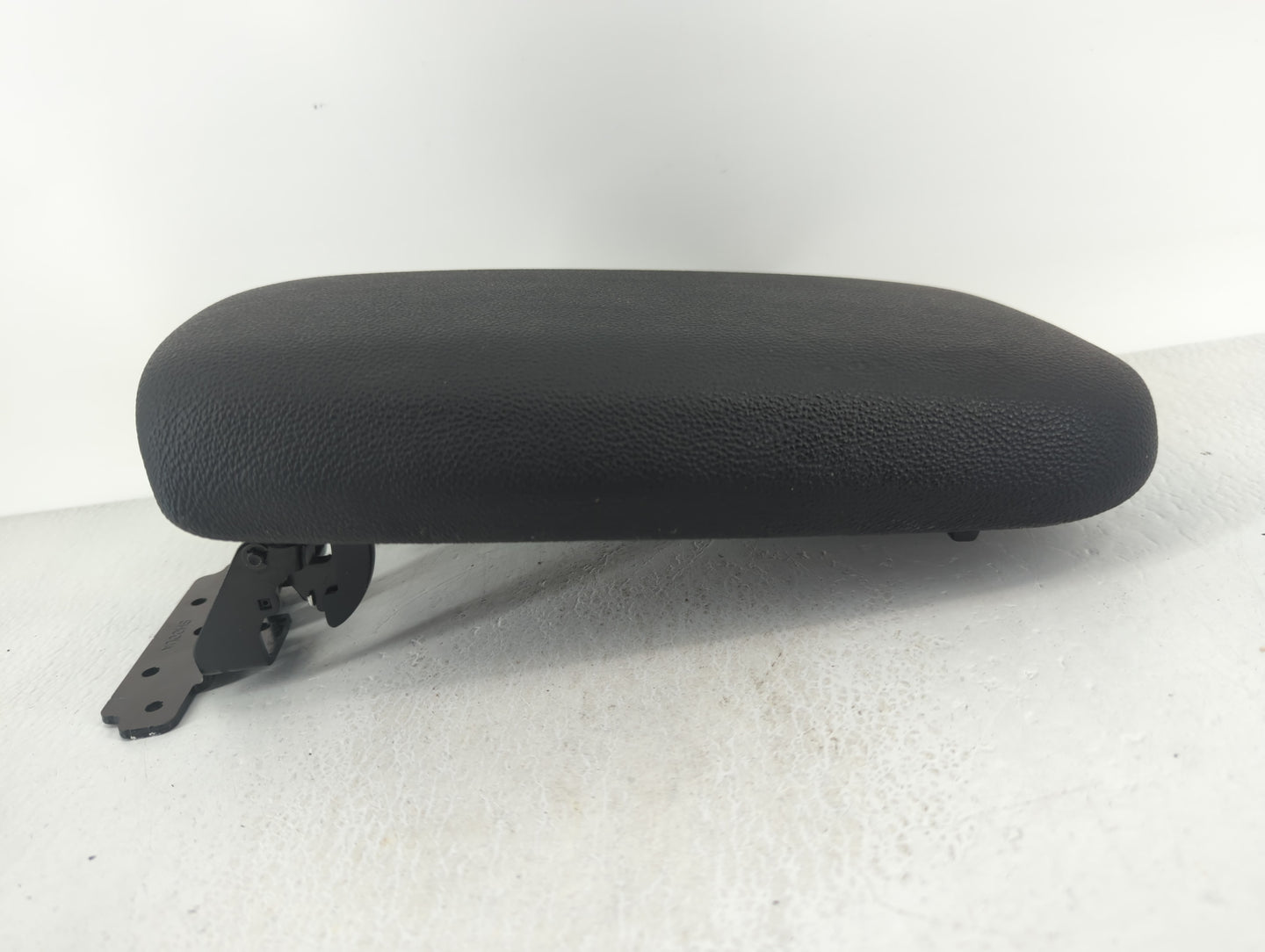 2019 Kia Forte Center Console Armrest Cover Lid Black - Oemusedautoparts1.com
