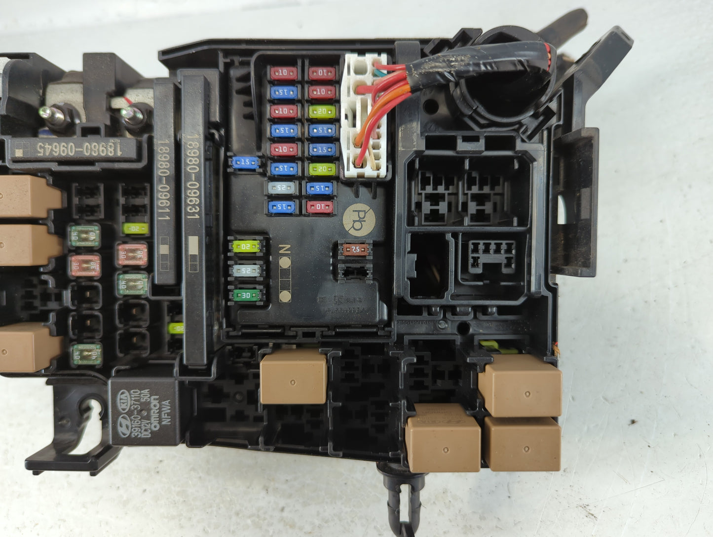2019-2020 Kia Forte Fusebox Fuse Box Panel Relay Module P/N:4218A04015 91431 M7051 Fits Fits 2019 2020 OEM Used Auto Parts -