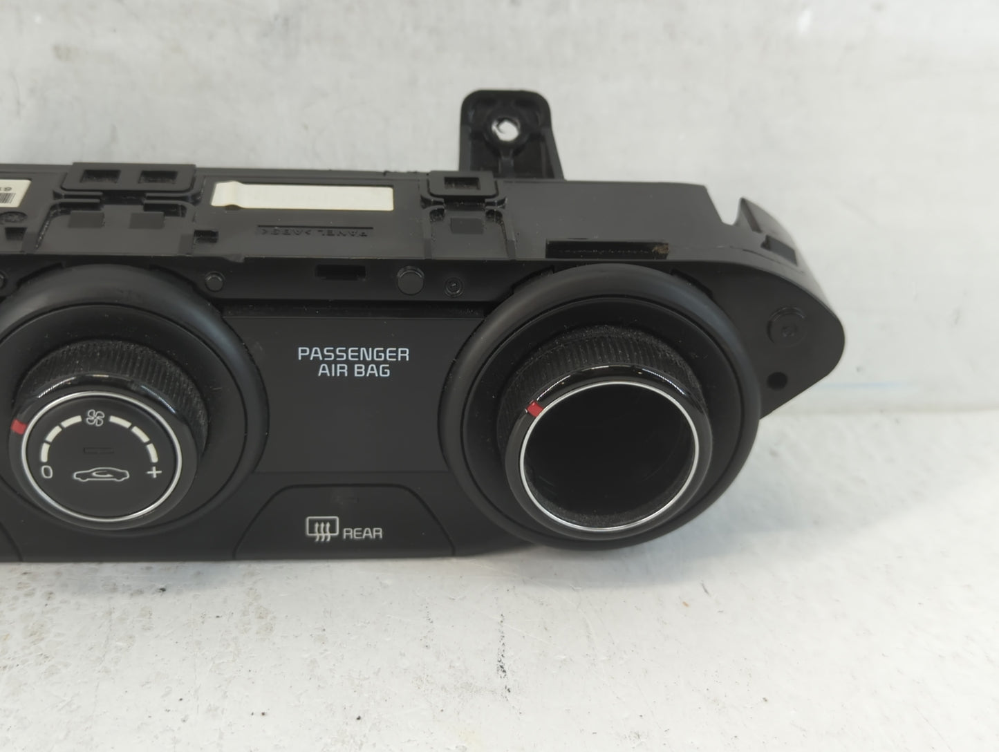 2019-2021 Kia Forte Climate Control Module Temperature AC/Heater Replacement P/N:97250-M6130WK Fits Fits 2019 2020 2021 OEM 