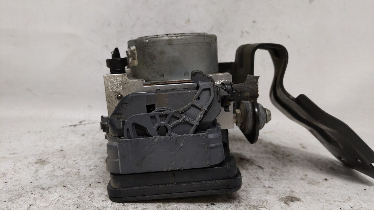 2019 Kia Forte ABS Pump Control Module Replacement P/N:58900-M7200 58900-M7200 Fits OEM Used Auto Parts - Oemusedautoparts1.