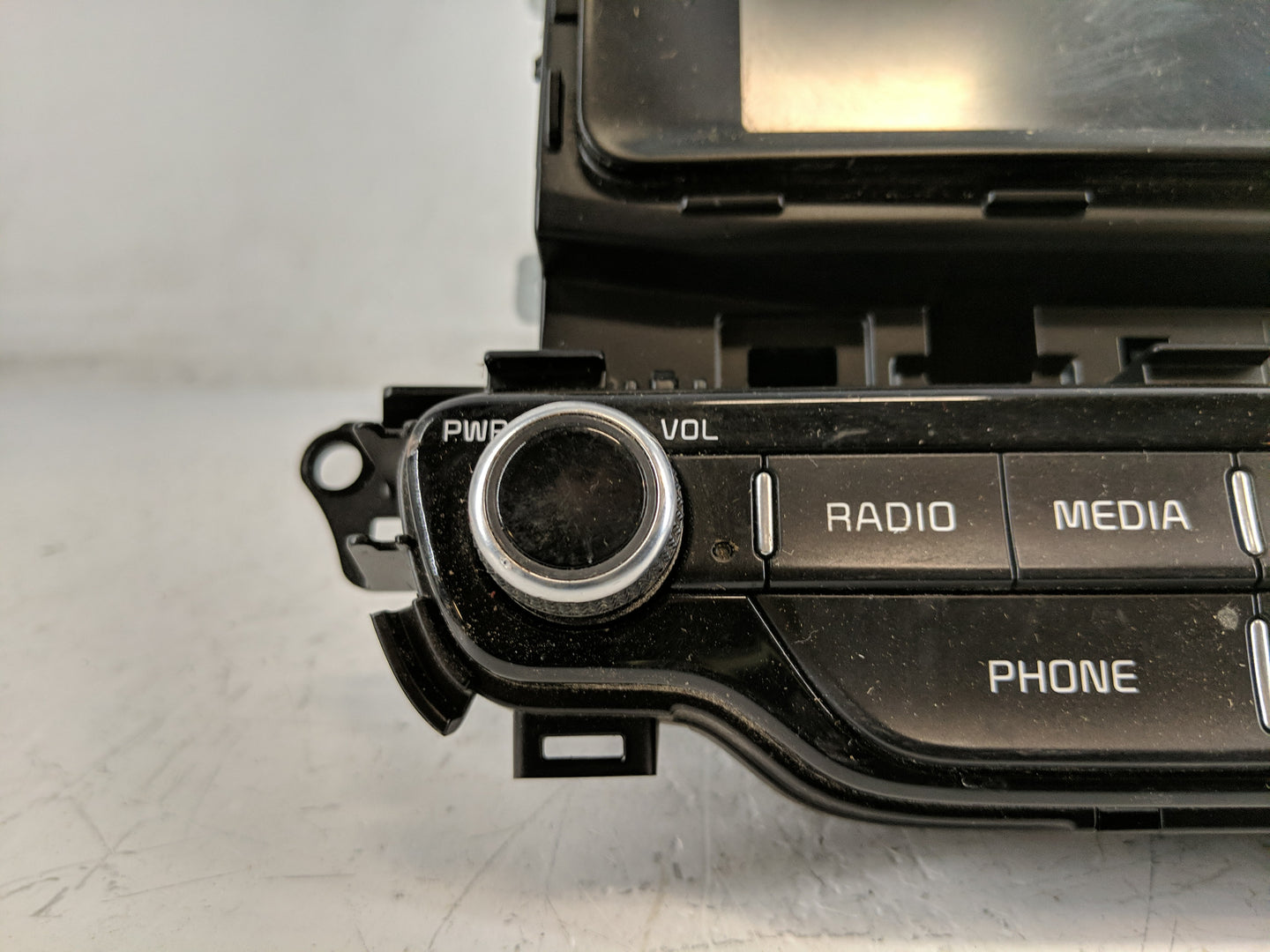 2017-2019 Kia Niro Radio AM FM Cd Player Receiver Replacement P/N:96160-G5010 Fits Fits 2017 2018 2019 OEM Used Auto Parts -