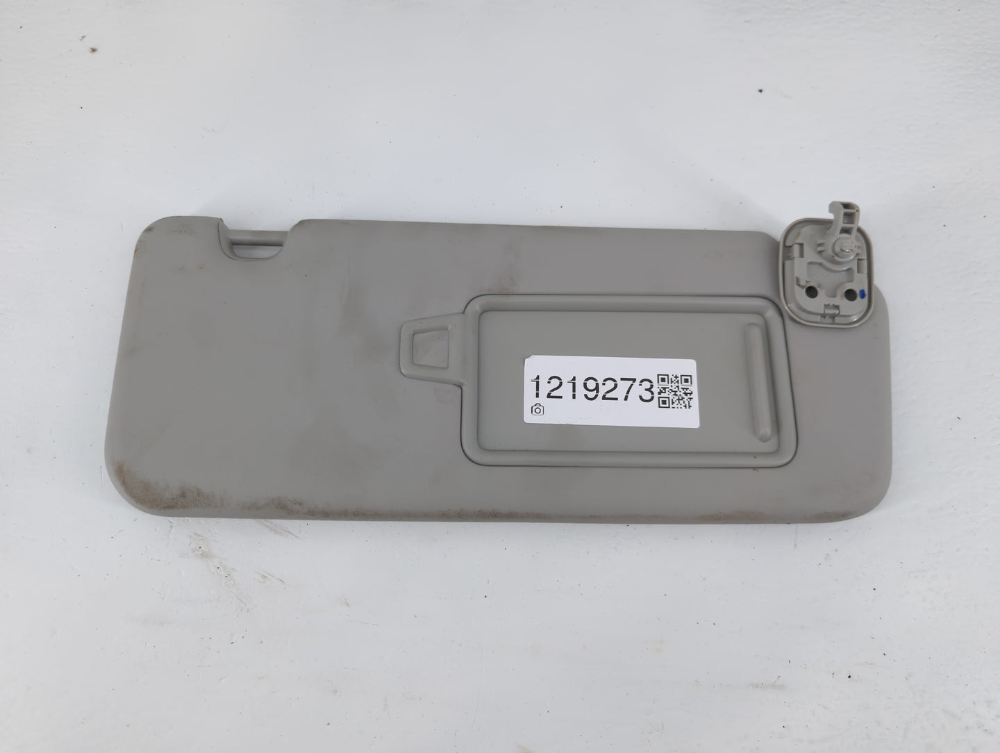 2017-2020 Kia Niro Sun Visor Shade Replacement Passenger Right Mirror Fits Fits 2017 2018 2019 2020 OEM Used Auto Parts - Oe