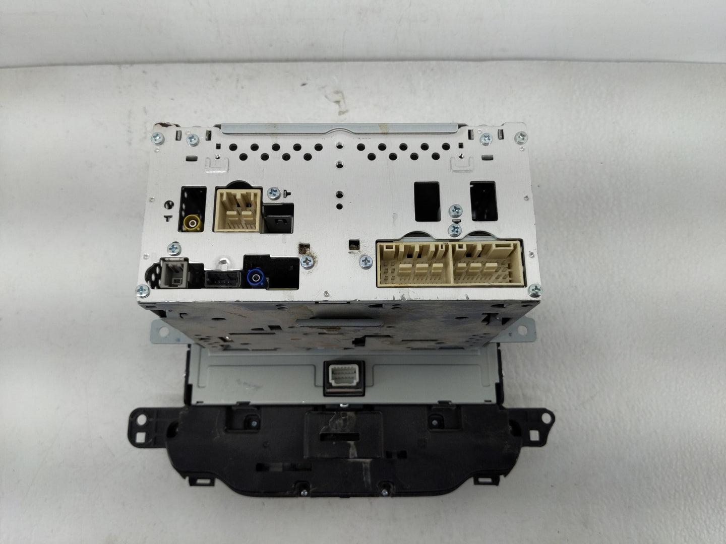 2019 Kia Niro Radio AM FM Cd Player Receiver Replacement P/N:96160-G5010 Fits OEM Used Auto Parts - Oemusedautoparts1.com