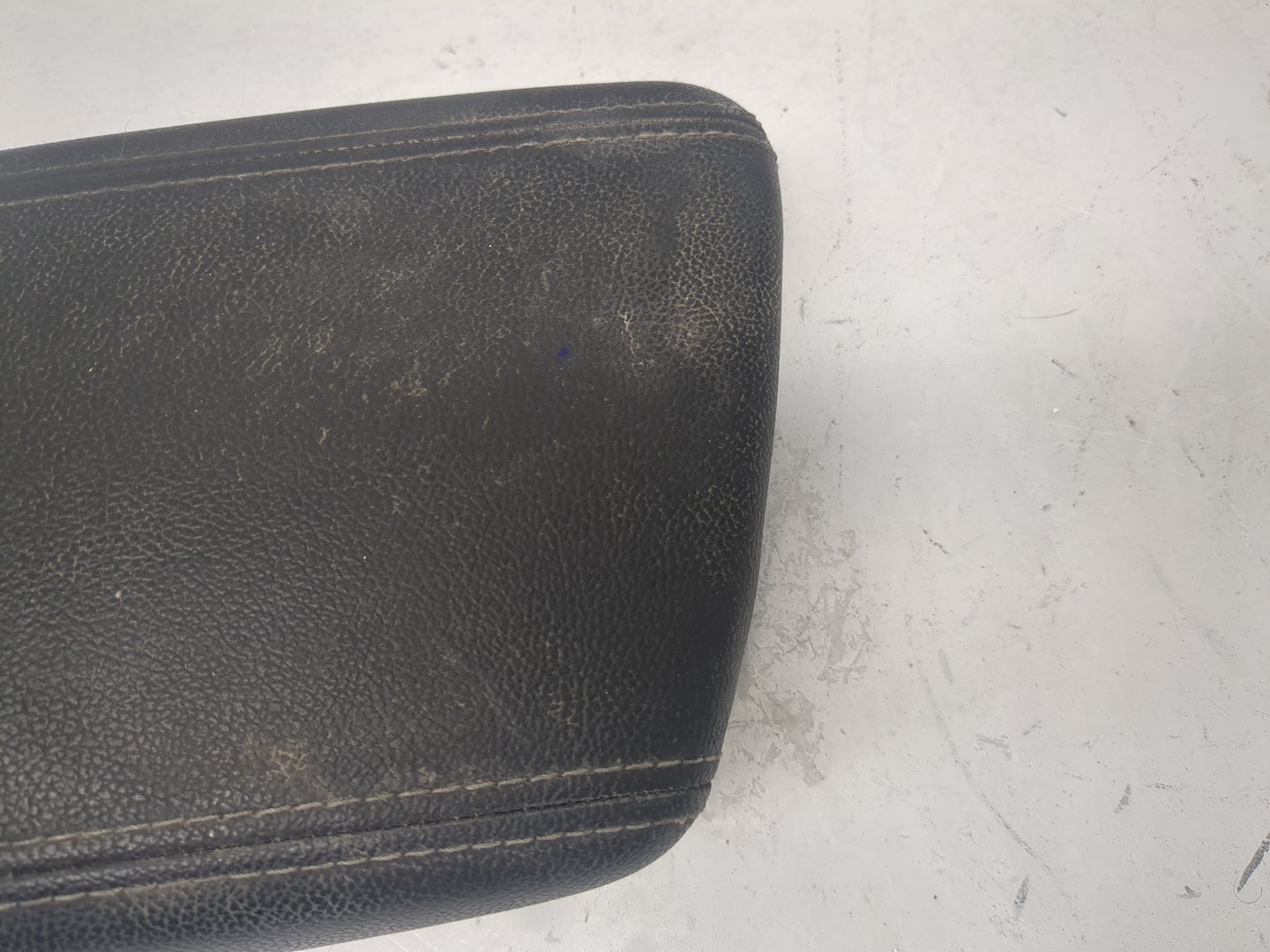 2019 Kia Niro Center Console Armrest Cover Lid Fits OEM Used Auto Parts - Oemusedautoparts1.com
