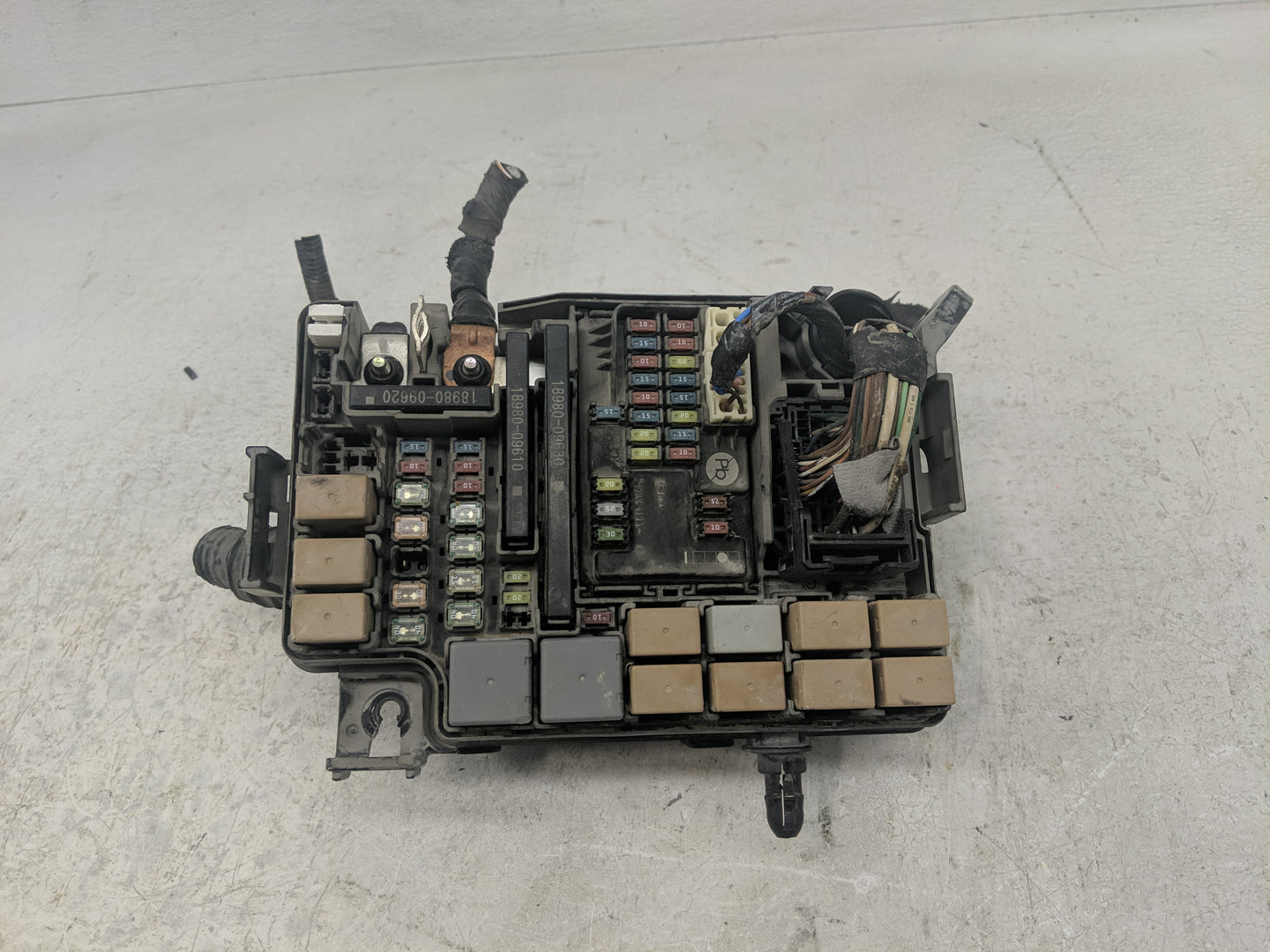 2017-2019 Kia Niro Fusebox Fuse Box Panel Relay Module P/N:91211-G5101 Fits Fits 2017 2018 2019 OEM Used Auto Parts - Oemuse