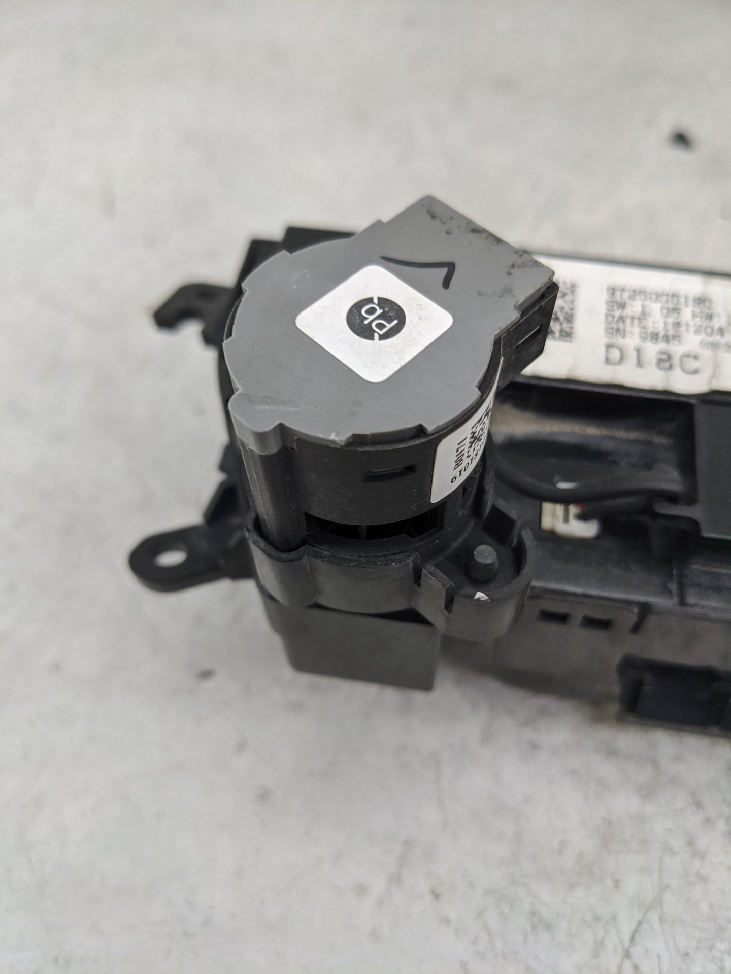 2019 Kia Niro Climate Control Module Temperature AC/Heater Replacement P/N:97250G5180 97250-G5XXX Fits OEM Used Auto Parts -