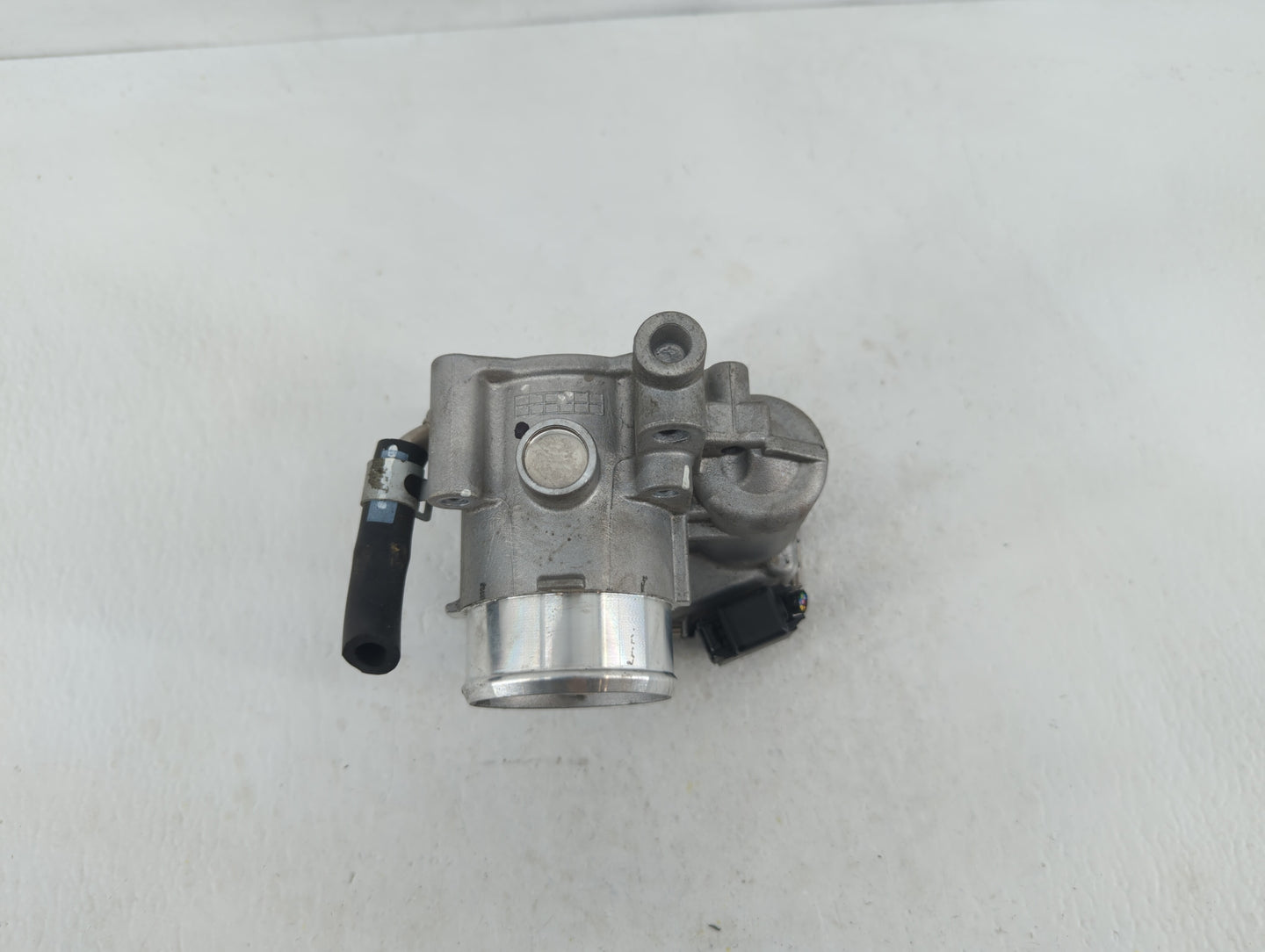 2017-2019 Kia Niro Throttle Body P/N:35100-03HA0 Fits Fits 2017 2018 2019 OEM Used Auto Parts - Oemusedautoparts1.com