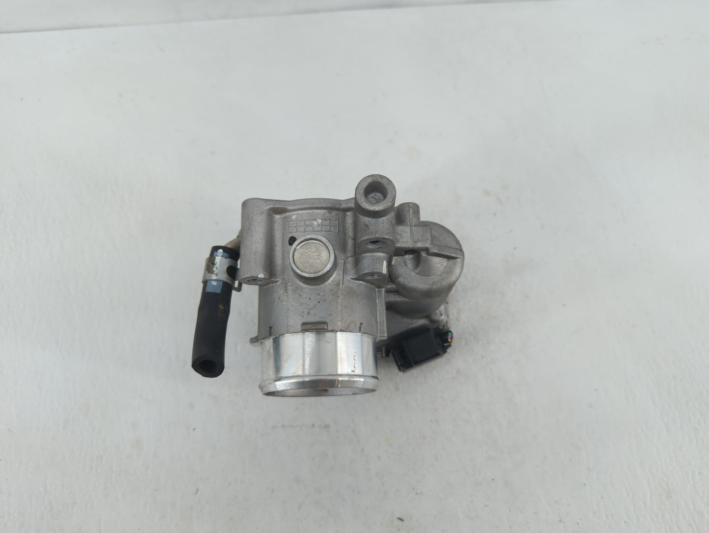2017-2019 Kia Niro Throttle Body P/N:35100-03HA0 Fits Fits 2017 2018 2019 OEM Used Auto Parts - Oemusedautoparts1.com