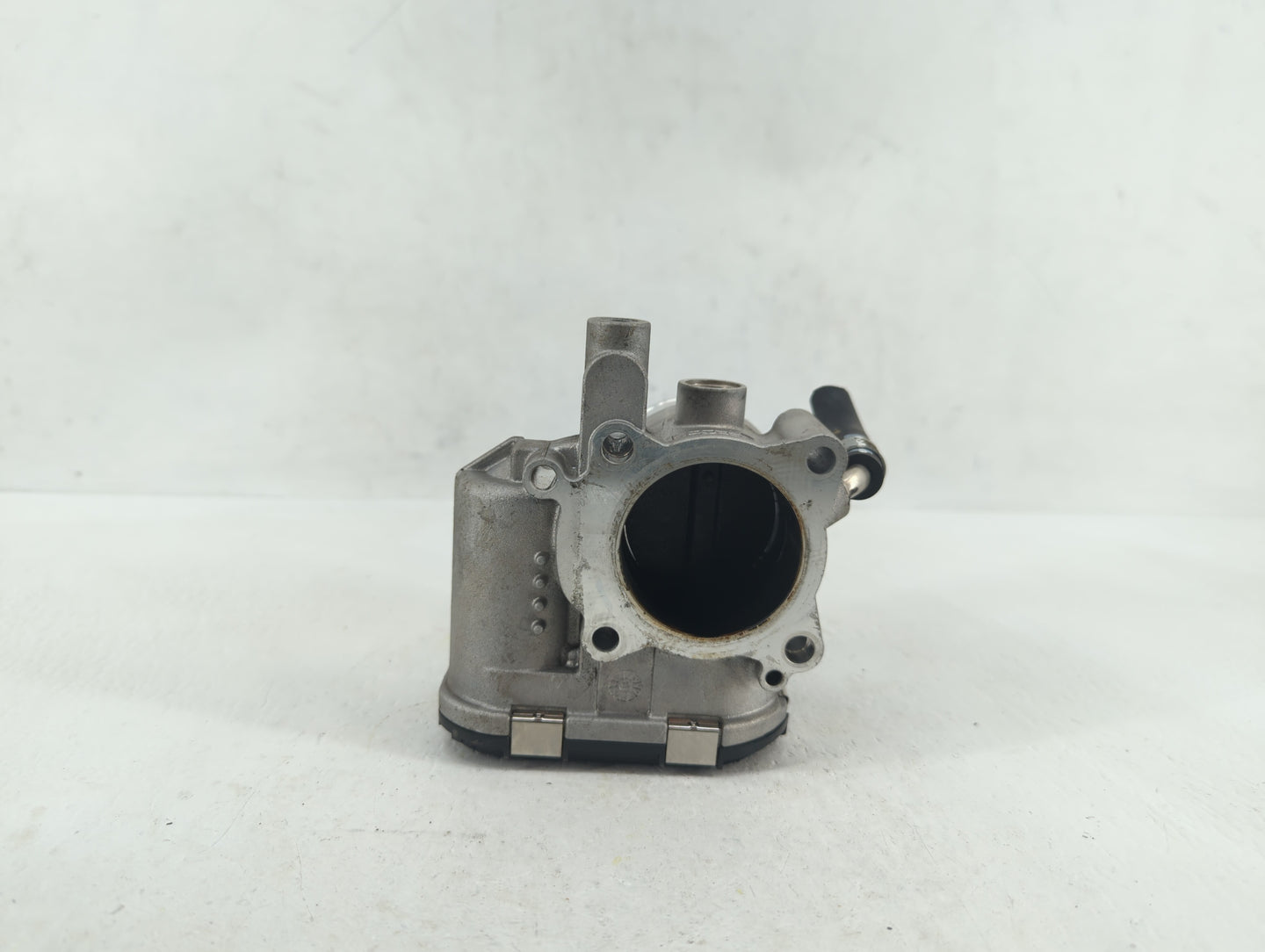 2017-2019 Kia Niro Throttle Body P/N:35100-03HA0 Fits Fits 2017 2018 2019 OEM Used Auto Parts - Oemusedautoparts1.com