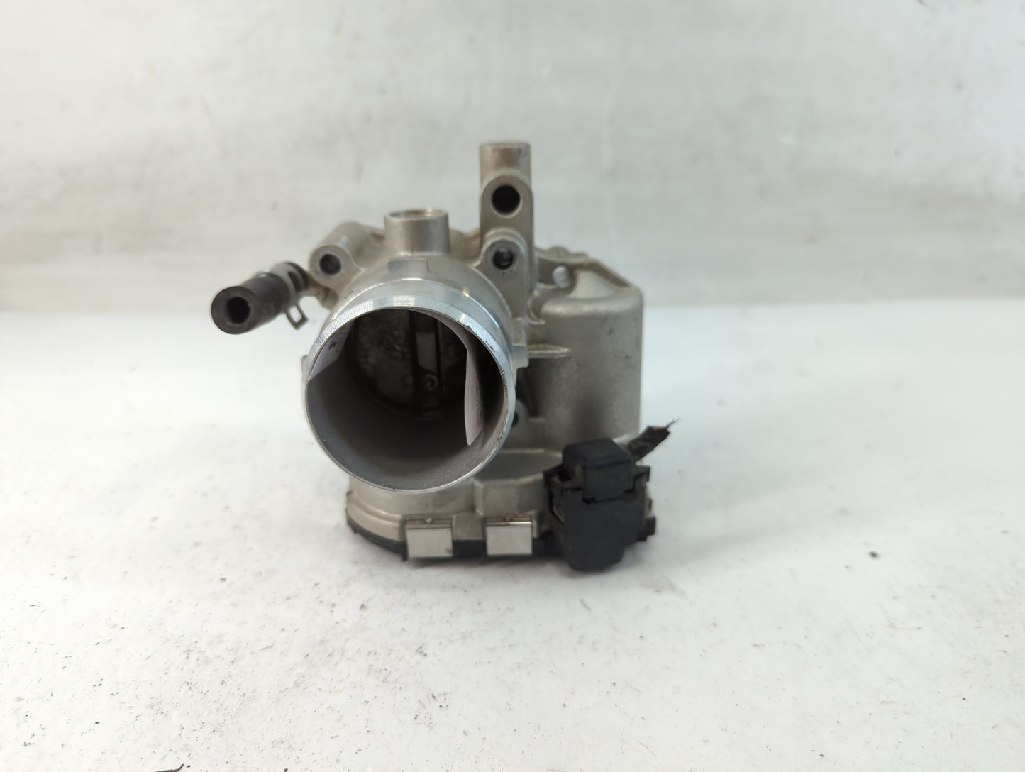 2017-2020 Kia Niro Throttle Body P/N:35100-03HA0 Fits Fits 2017 2018 2019 2020 2021 2022 OEM Used Auto Parts - Oemusedautopa