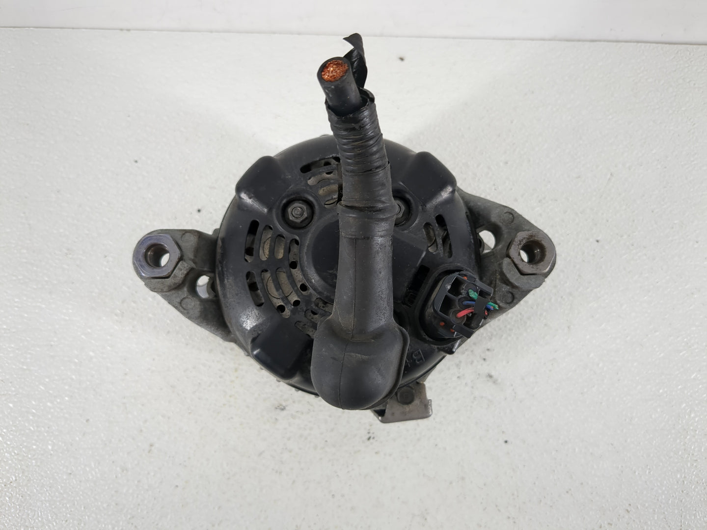 2016-2020 Kia Optima Alternator Replacement Generator Charging Assembly Engine OEM P/N:37300-2G061 Fits OEM Used Auto Parts 