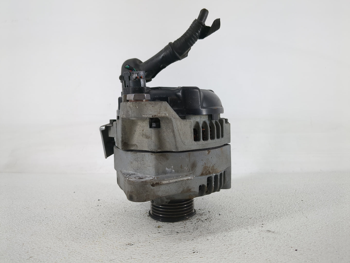 2016-2020 Kia Optima Alternator Replacement Generator Charging Assembly Engine OEM P/N:37300-2G061 Fits OEM Used Auto Parts 