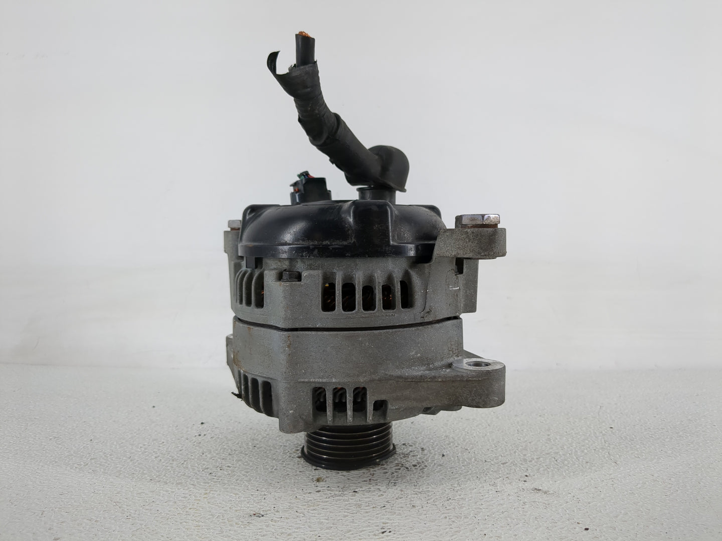 2016-2020 Kia Optima Alternator Replacement Generator Charging Assembly Engine OEM P/N:37300-2G061 Fits OEM Used Auto Parts 