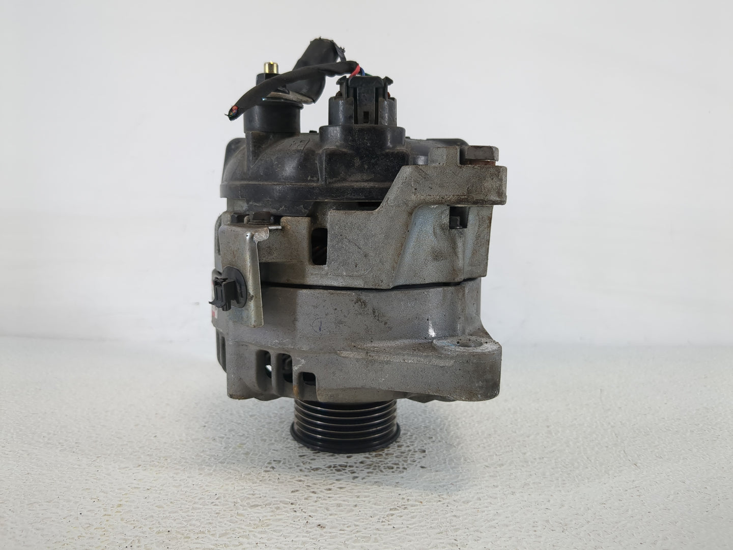 2016-2020 Kia Optima Alternator Replacement Generator Charging Assembly Engine OEM P/N:37300-2G061 Fits OEM Used Auto Parts 