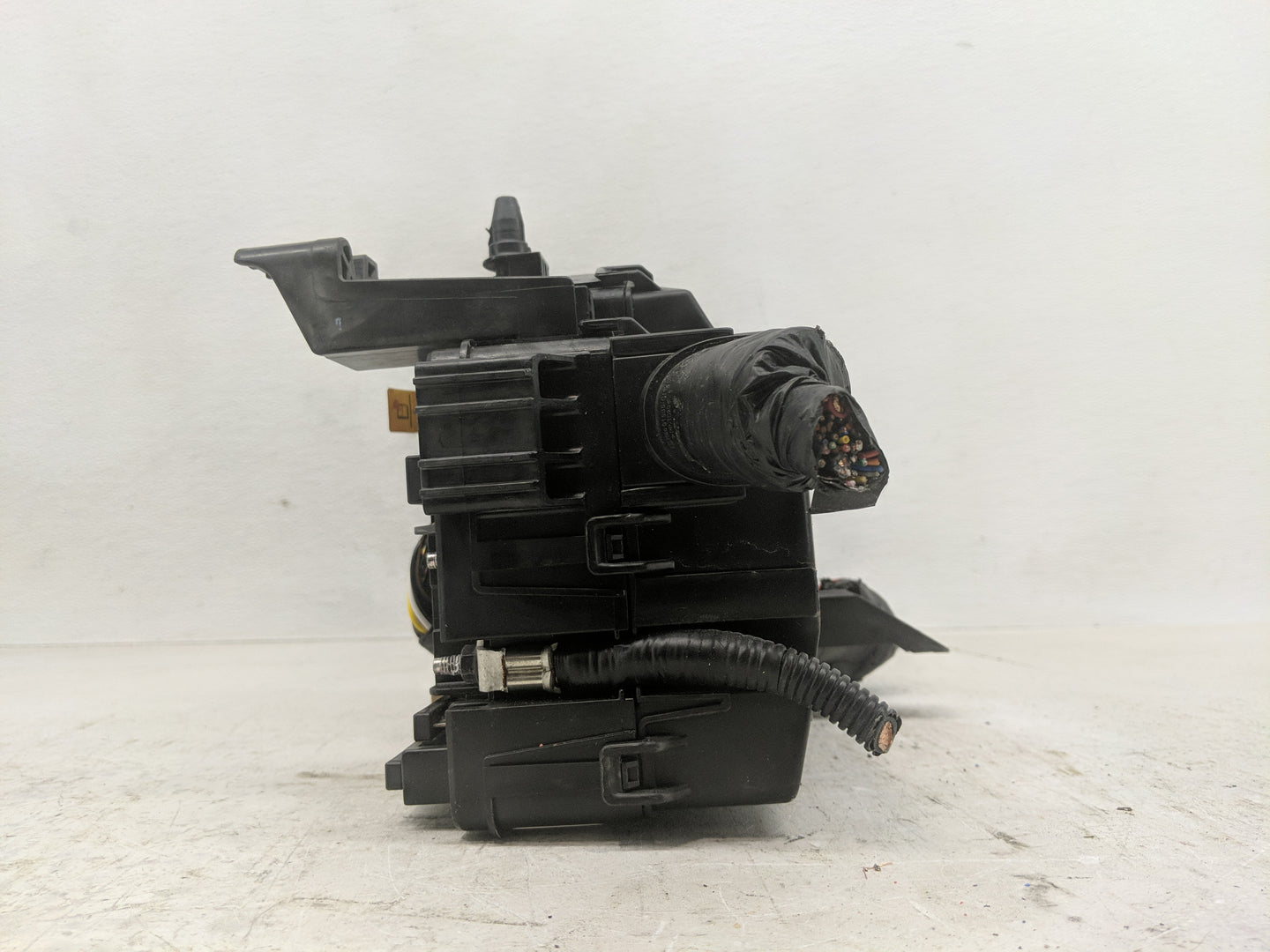 2016-2019 Kia Optima Fusebox Fuse Box Panel Relay Module Fits Fits 2016 2017 2018 2019 OEM Used Auto Parts - Oemusedautopart