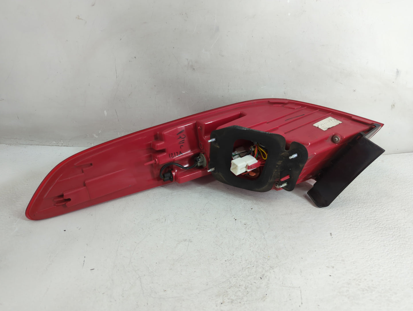 2016-2020 Kia Optima Tail Light Assembly Driver Left OEM P/N:92401-D5000 Fits Fits 2016 2017 2018 2019 2020 OEM Used Auto Pa