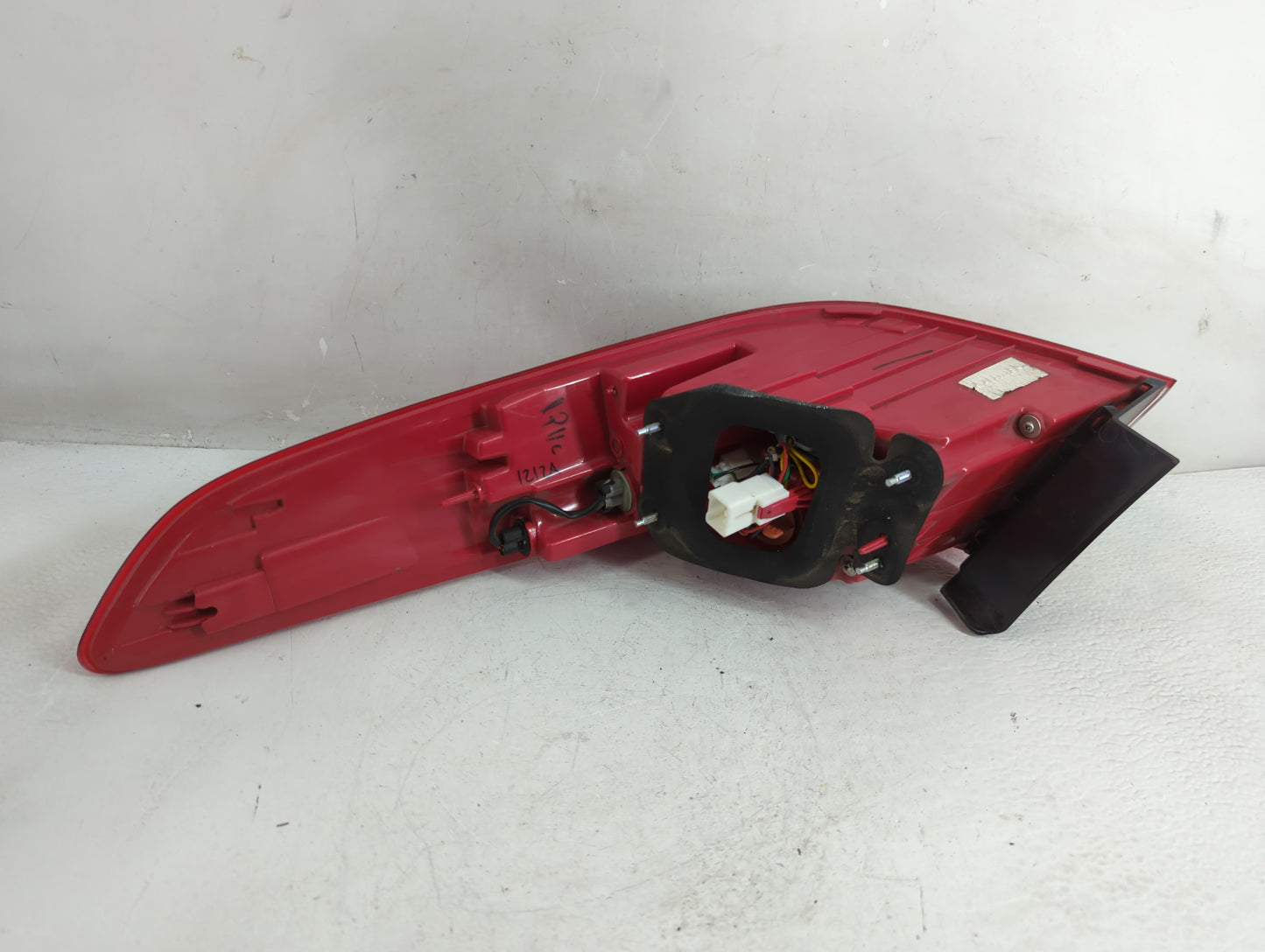 2016-2020 Kia Optima Tail Light Assembly Driver Left OEM P/N:92401-D5000 Fits Fits 2016 2017 2018 2019 2020 OEM Used Auto Pa