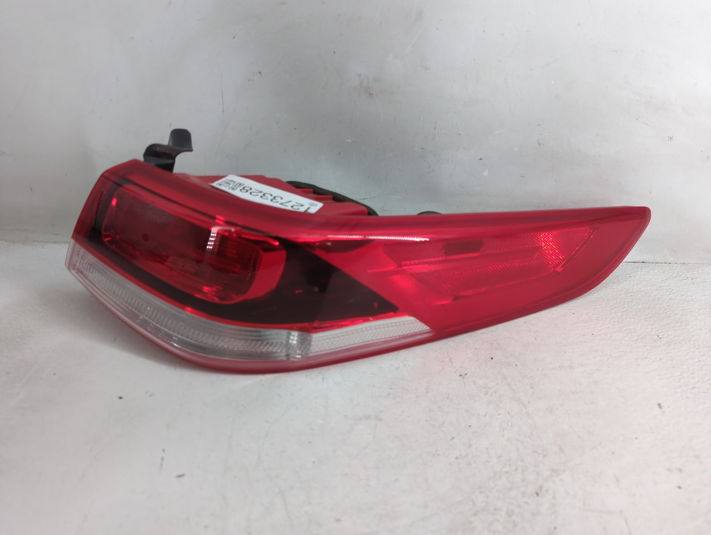 2016-2020 Kia Optima Tail Light Assembly Passenger Right OEM P/N:92402-D5000 Fits Fits 2016 2017 2018 2019 2020 OEM Used Aut