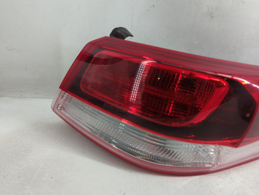 2016-2020 Kia Optima Tail Light Assembly Passenger Right OEM P/N:92402-D5000 Fits Fits 2016 2017 2018 2019 2020 OEM Used Auto Parts