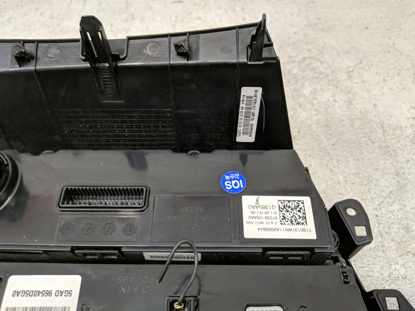 2019-2020 Kia Optima Radio AM FM Cd Player Receiver Replacement P/N:96540D5GA0WK Fits Fits 2019 2020 OEM Used Auto Parts - O