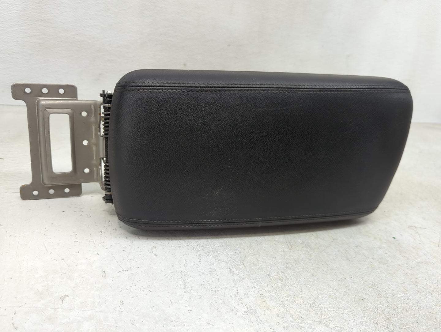 2019 Kia Optima Center Console Armrest Cover Lid Fits OEM Used Auto Parts - Oemusedautoparts1.com