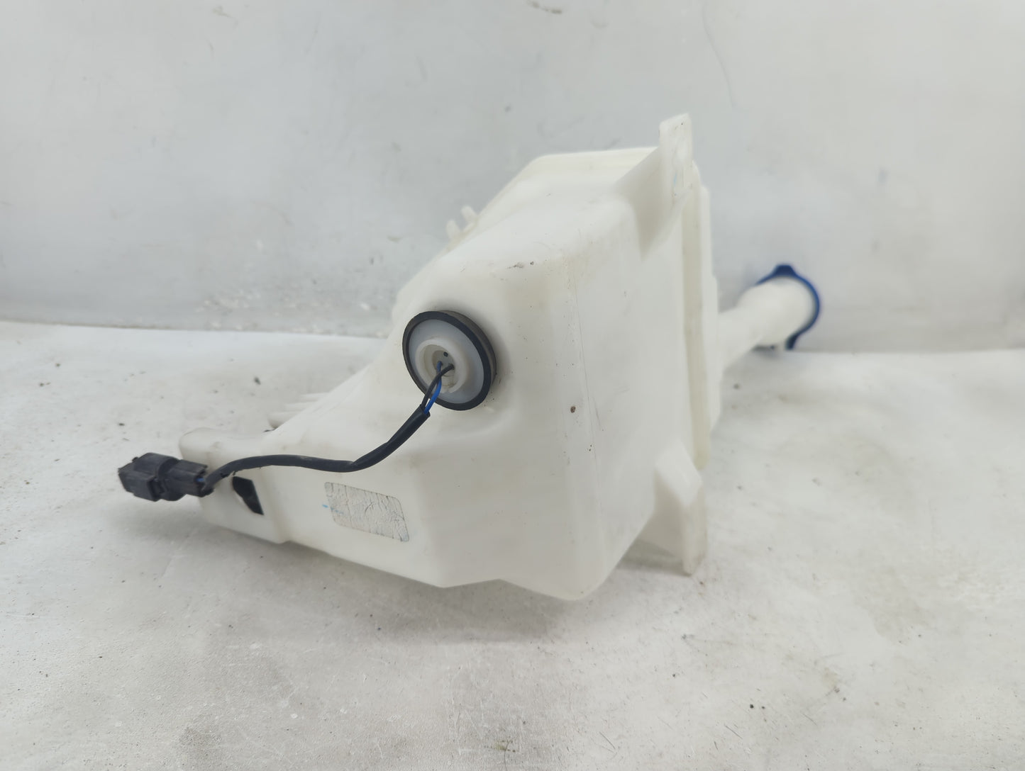 2016-2020 Kia Optima Windshield Washer Fluid Reservoir Bottle Oem - Oemusedautoparts1.com