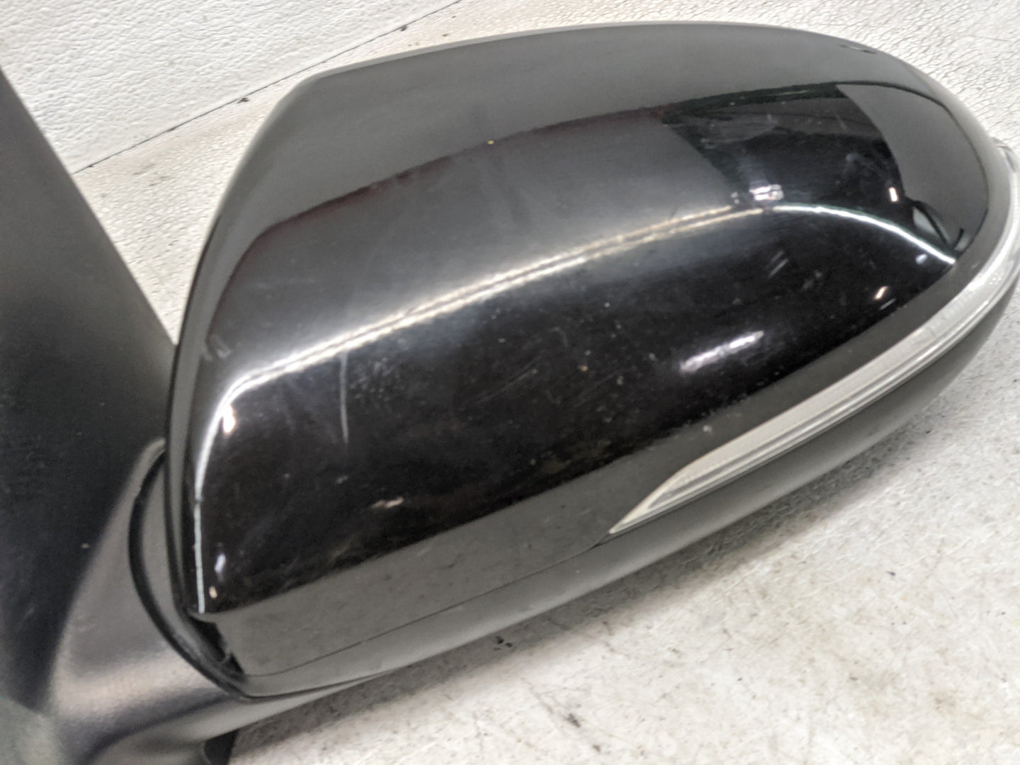 2016-2020 Kia Optima Driver Side View Mirror - Left Door Mirror OEM Used - Oemusedautoparts1.com