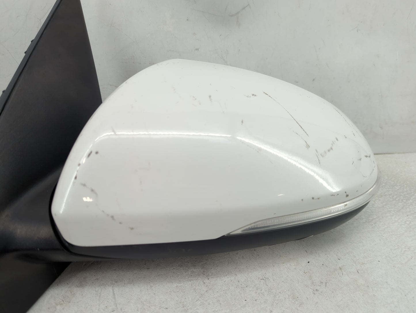 2016-2020 Kia Optima Driver Side View Mirror - Left Door Mirror OEM Used - Oemusedautoparts1.com