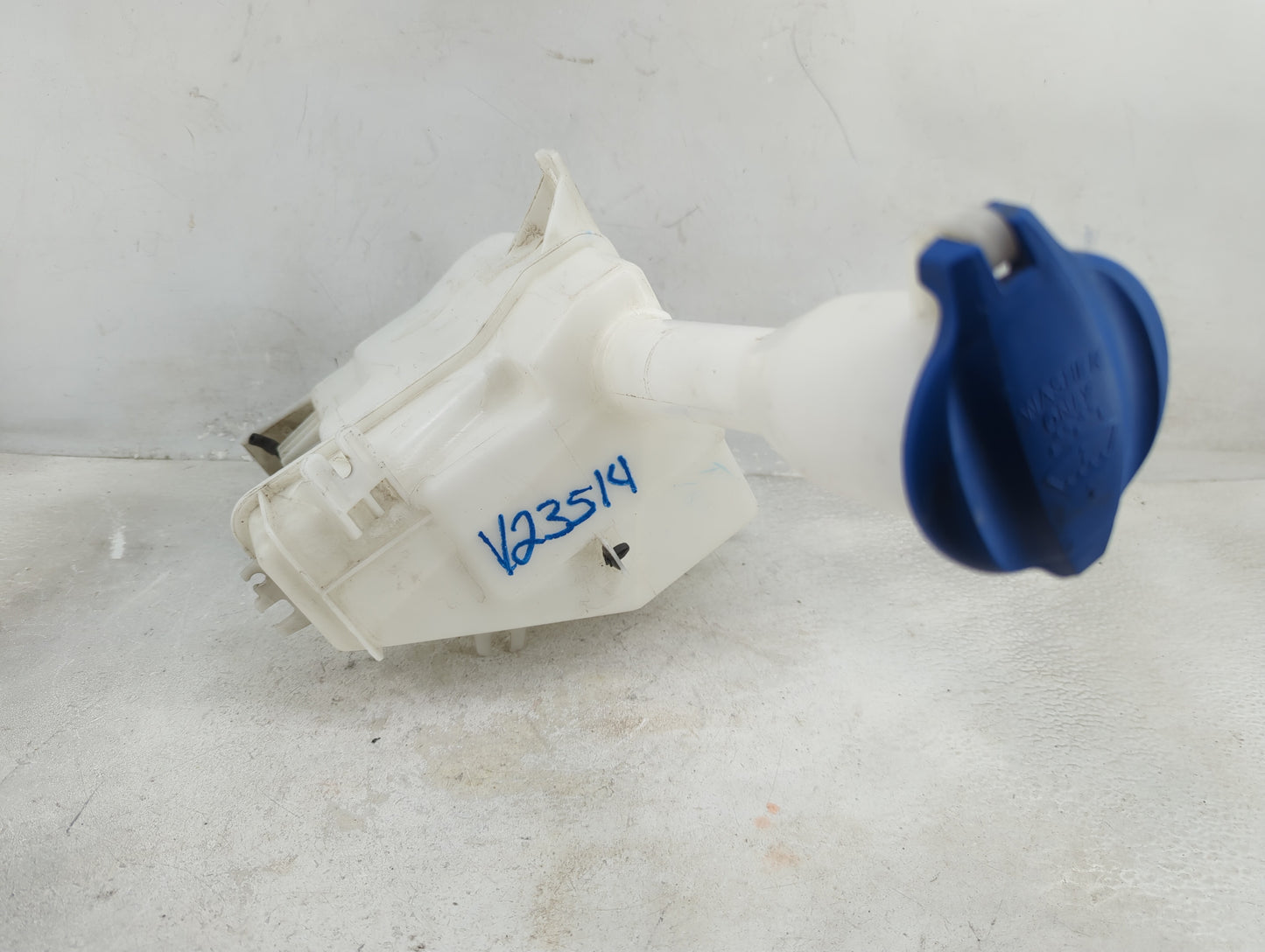 2016-2020 Kia Optima Windshield Washer Fluid Reservoir Bottle Oem - Oemusedautoparts1.com