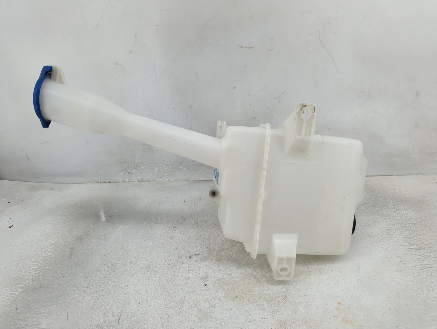 2016-2020 Kia Optima Windshield Washer Fluid Reservoir Bottle Oem - Oemusedautoparts1.com
