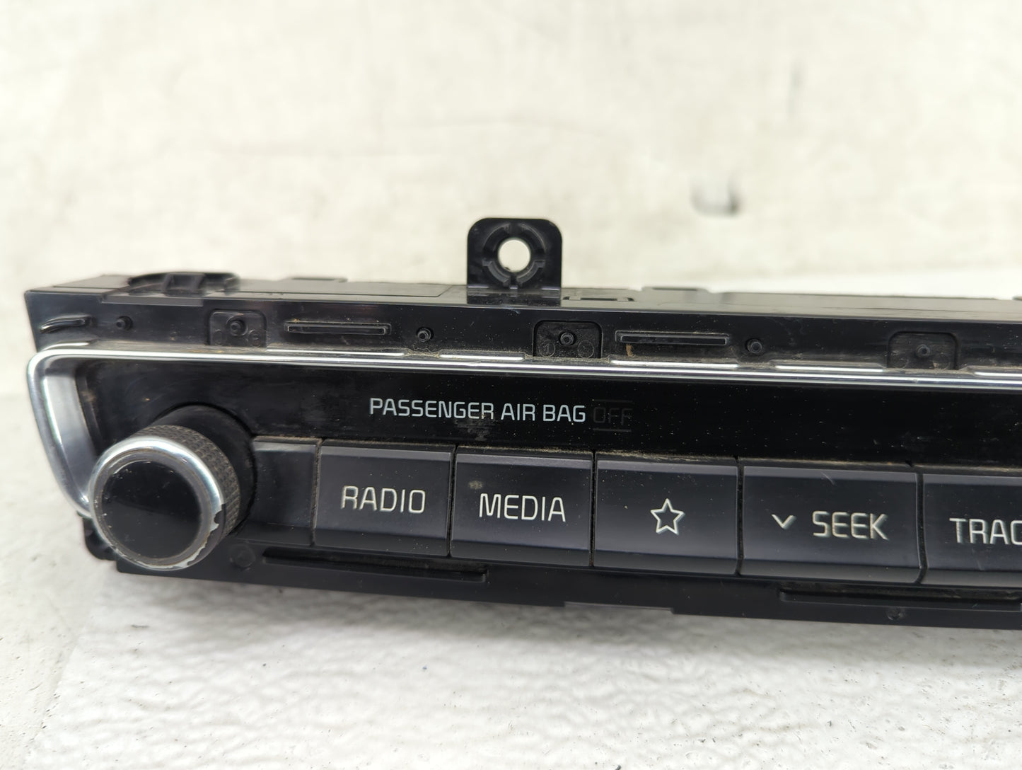 2019-2020 Kia Optima Radio Control Panel - Oemusedautoparts1.com