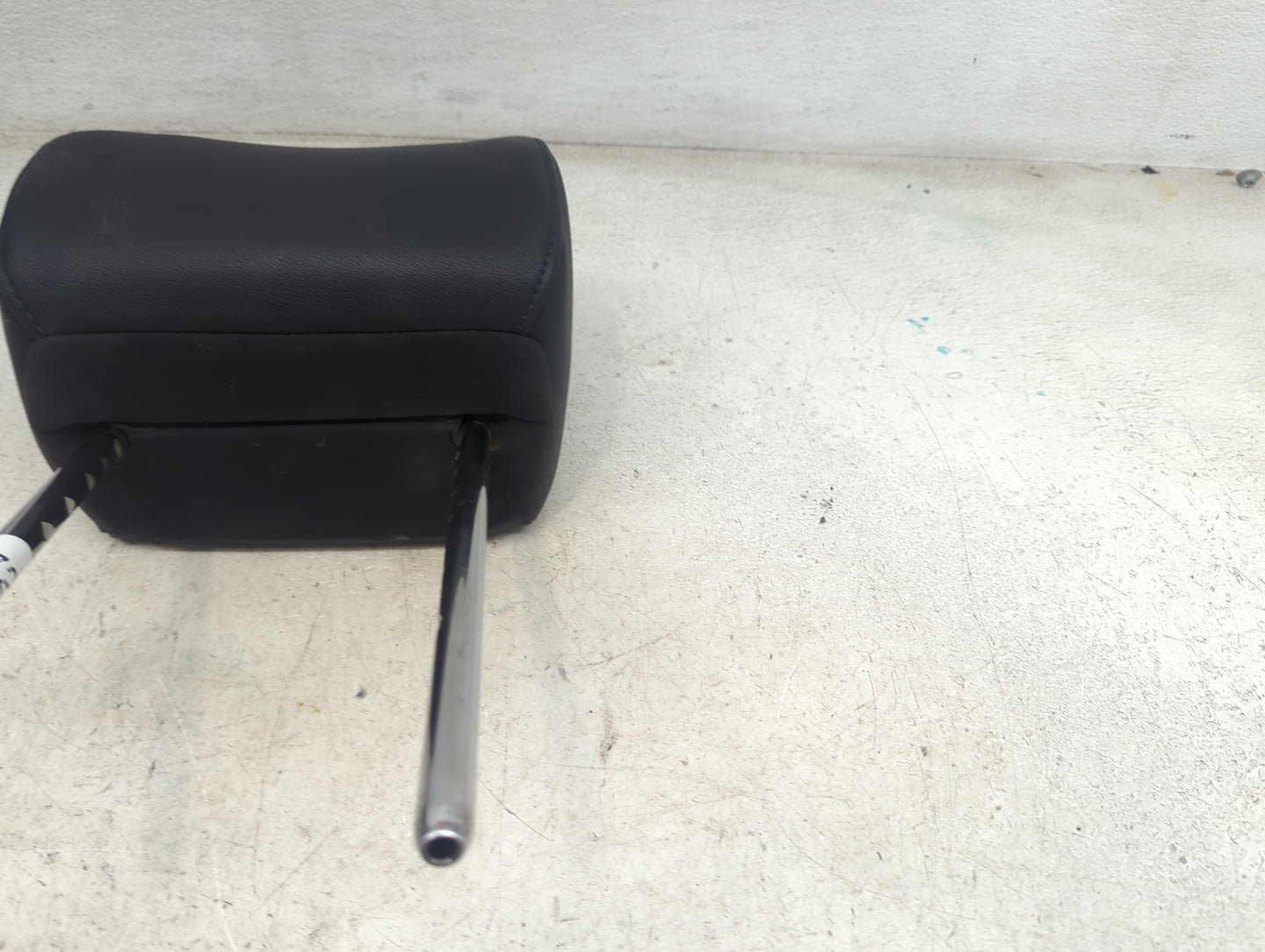 2019 Kia Optima Headrest Head Rest Front Driver Seat Black 1472436 - Oemusedautoparts1.com