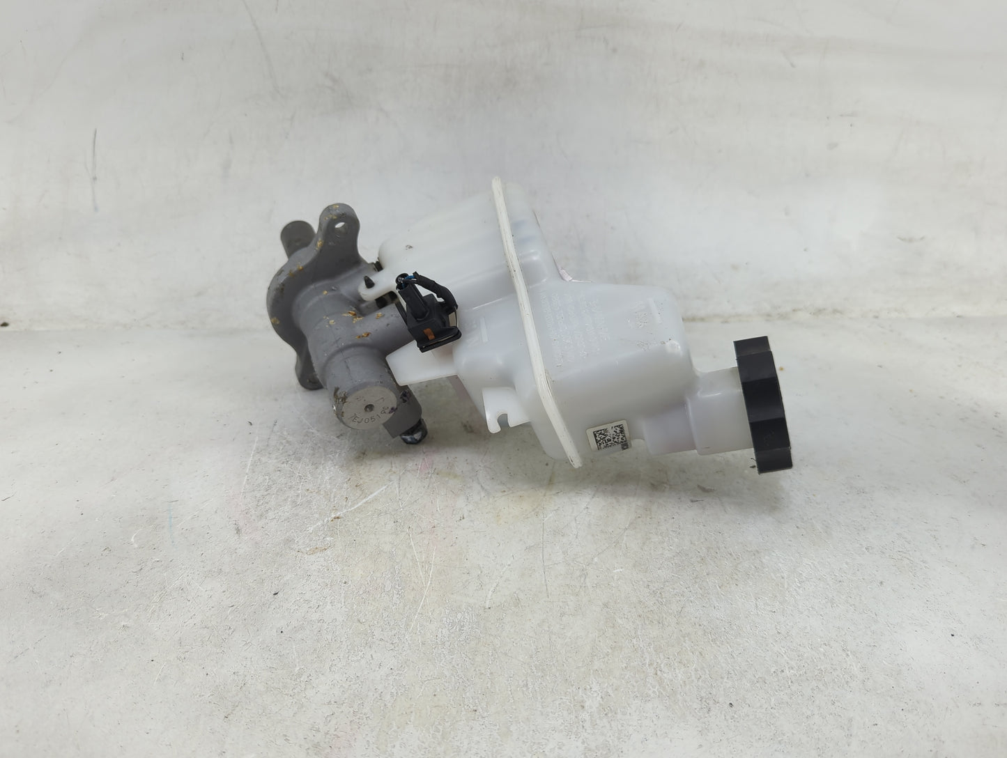 2016-2020 Kia Optima Brake Master Cylinder 1489069 - Oemusedautoparts1.com