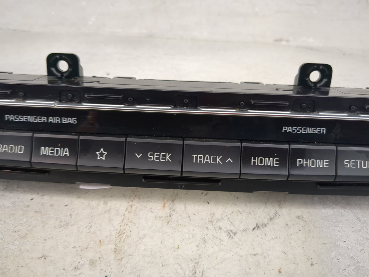 2019-2020 Kia Optima Radio Control Panel 1492568 - Oemusedautoparts1.com