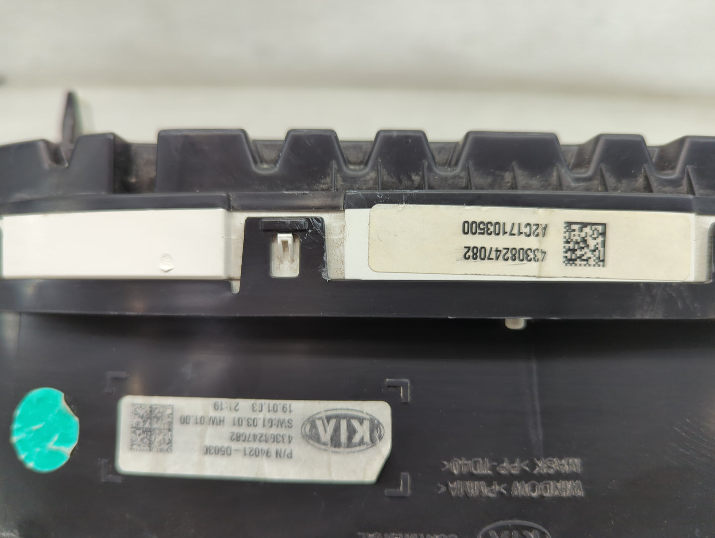 2019-2020 Kia Optima Instrument Cluster Speedometer Gauges P/N:94021-D5030 Miles: Fits Fits 2019 2020 OEM Used Auto Parts - 