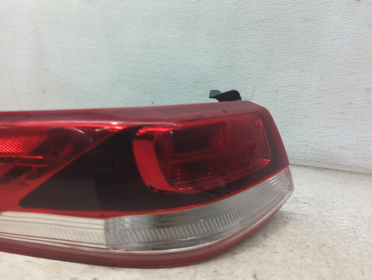 2016-2020 Kia Optima Driver Left Side Deck Lid Mounted Tail Light 1499614 - Oemusedautoparts1.com