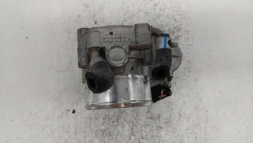 2016-2019 Kia Optima Throttle Body P/N:0 280 750 618 35100-2G600 Fits Fits 2015 2016 2017 2018 2019 OEM Used Auto Parts