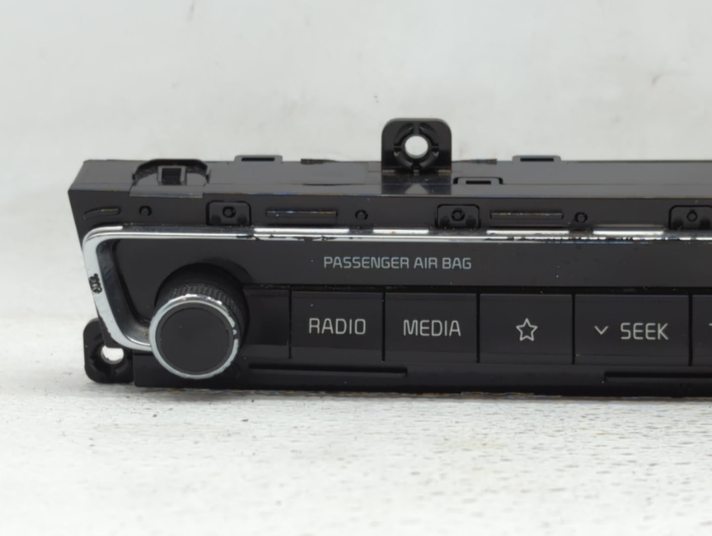 2016-2019 Kia Optima Radio Control Panel - Oemusedautoparts1.com