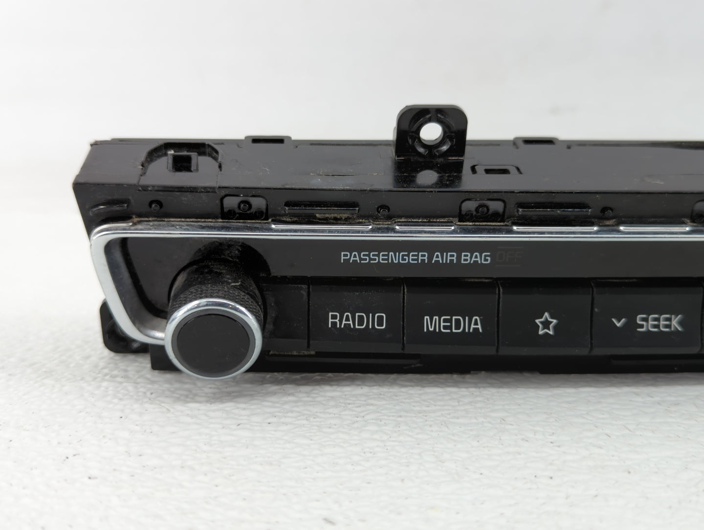 2019-2020 Kia Optima Radio Control Panel - Oemusedautoparts1.com