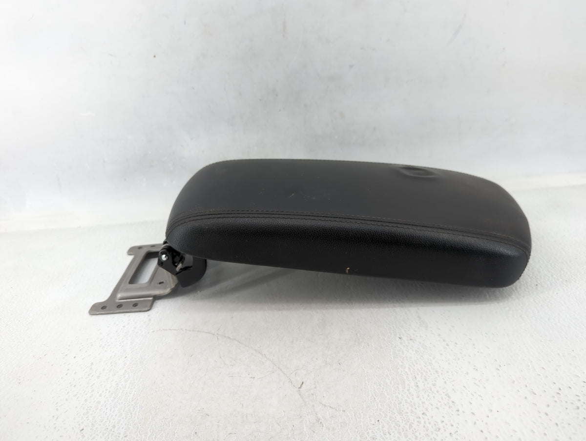 2019 Kia Optima Center Console Armrest Cover Lid Black 625640 - Oemusedautoparts1.com