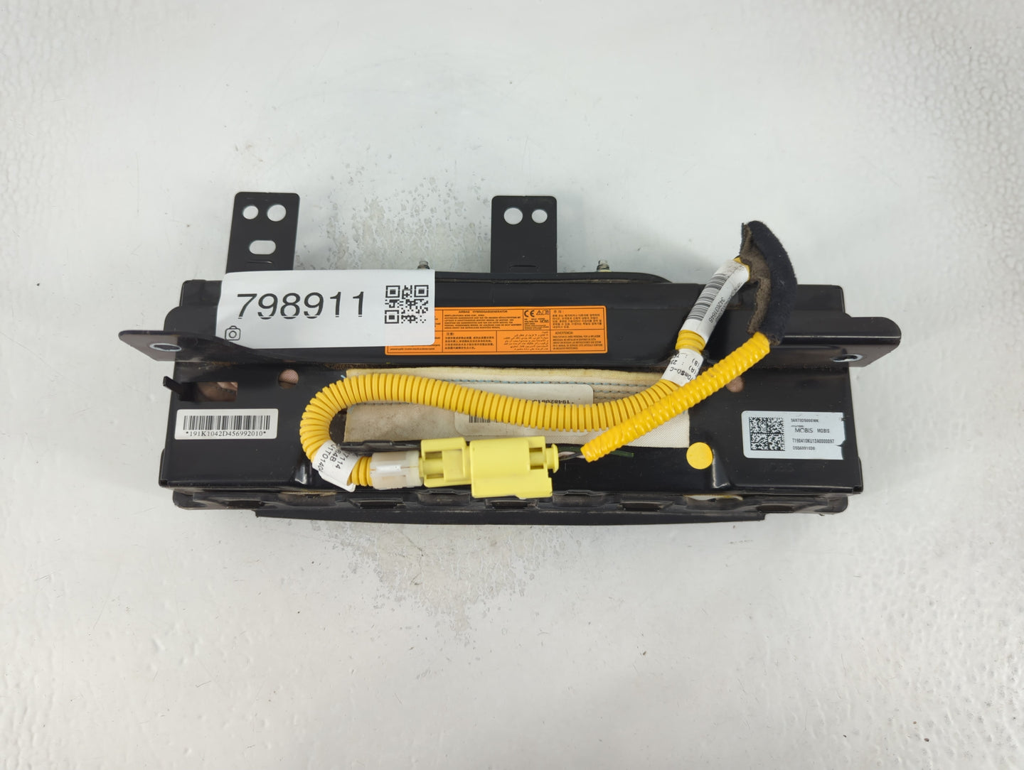 2016-2020 Kia Optima Air Bag Driver Left Knee OEM P/N:56970D5000WK D556991030 Fits Fits 2016 2017 2018 2019 2020 OEM Used Au