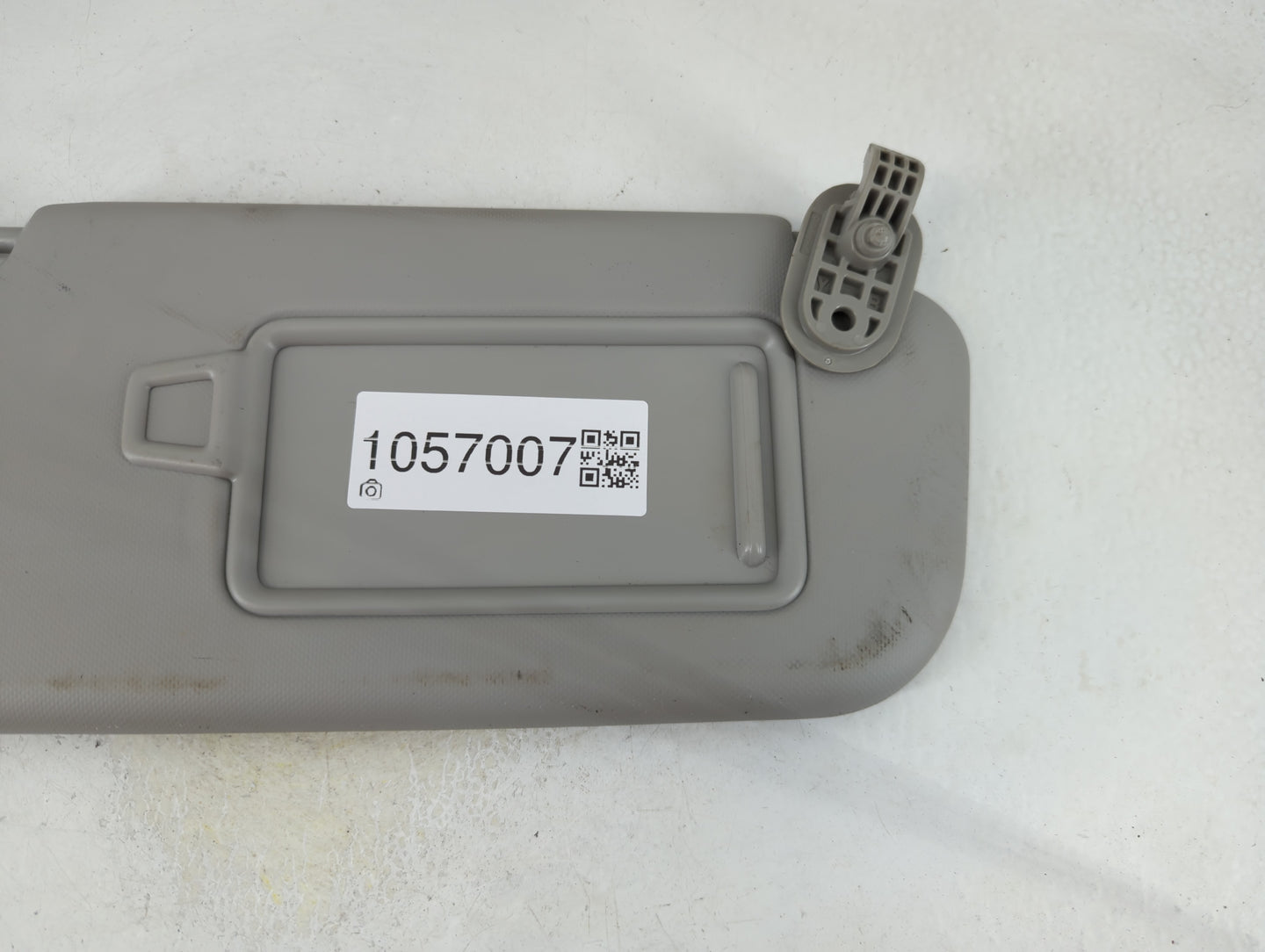 2018-2020 Kia Rio Sun Visor Shade Replacement Passenger Right Mirror Fits Fits 2018 2019 2020 2021 2022 OEM Used Auto Parts 