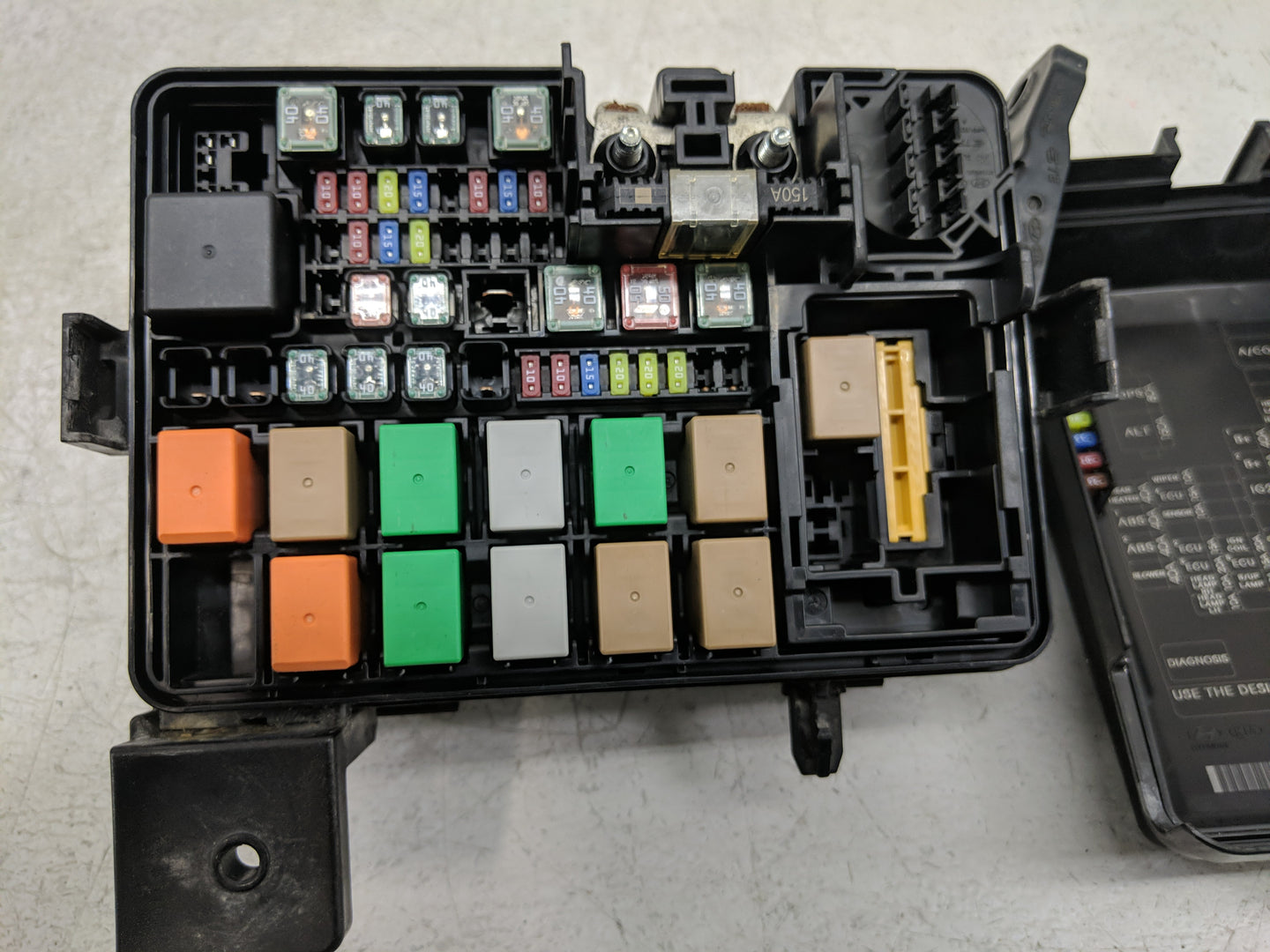 2018-2019 Kia Rio Fusebox Fuse Box Panel Relay Module P/N:91205-H9320 Fits Fits 2018 2019 OEM Used Auto Parts - Oemusedautop