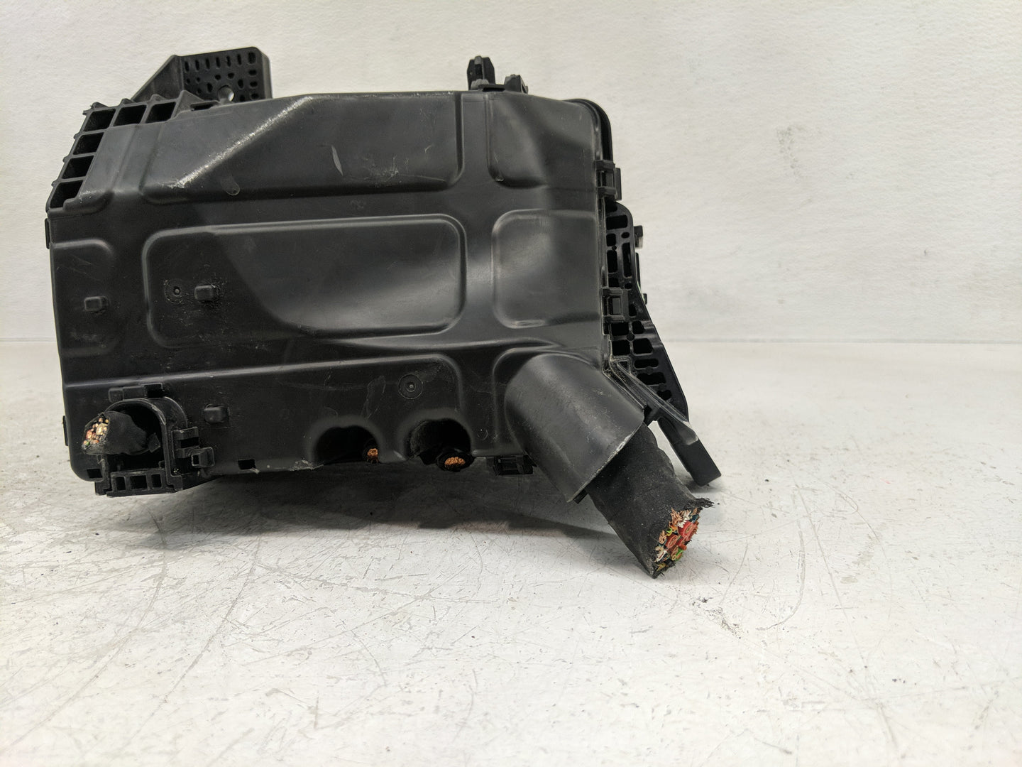 2018-2019 Kia Rio Fusebox Fuse Box Panel Relay Module P/N:91205-H9320 Fits Fits 2018 2019 OEM Used Auto Parts - Oemusedautop