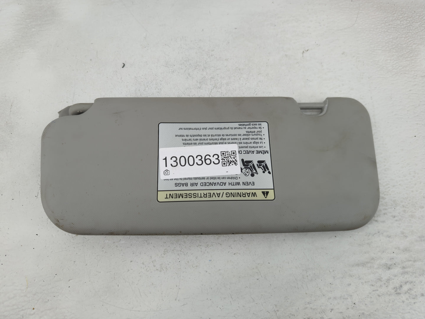 2018-2020 Kia Rio Sun Visor Shade Replacement Passenger Right Mirror Fits Fits 2018 2019 2020 2021 2022 OEM Used Auto Parts 