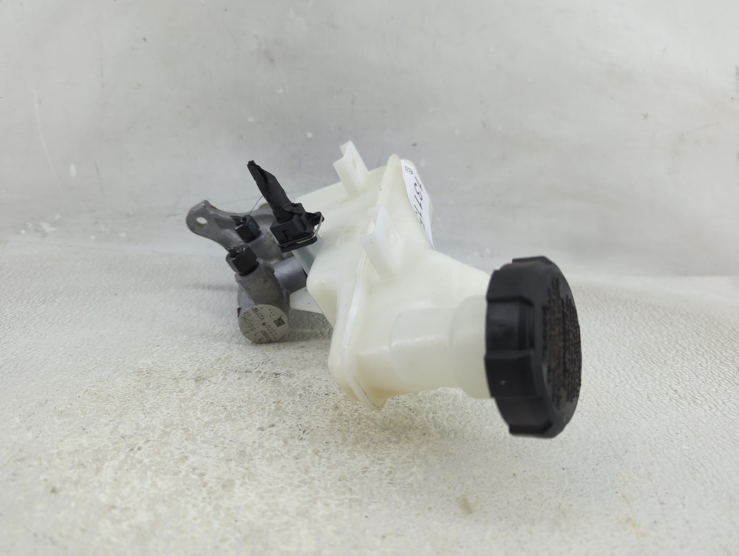 2018-2019 Kia Rio Brake Master Cylinder - Oemusedautoparts1.com