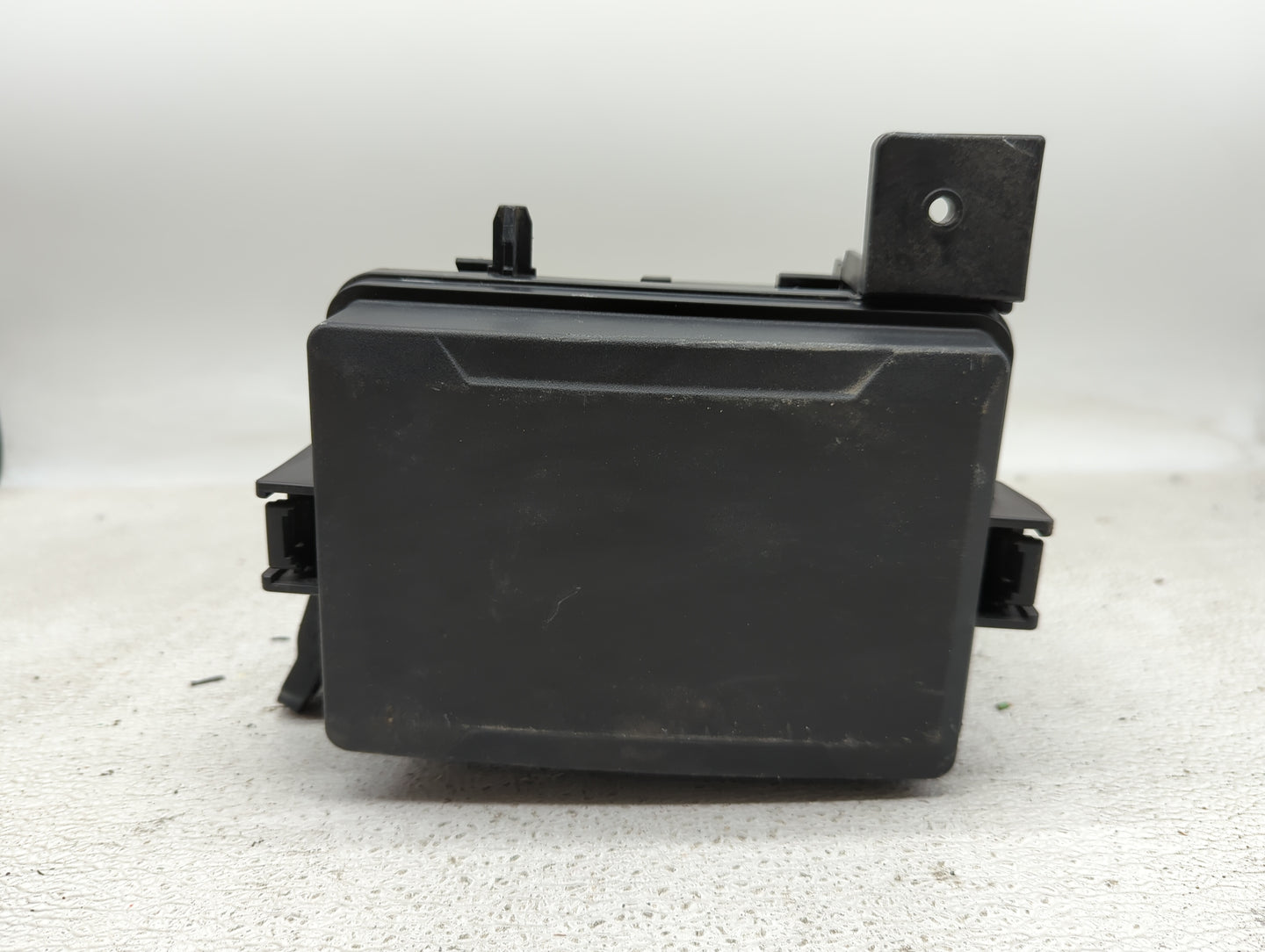 2018-2019 Kia Rio Fusebox Fuse Box Panel Relay Module P/N:91950-H9300 Fits Fits 2018 2019 OEM Used Auto Parts - Oemusedautop