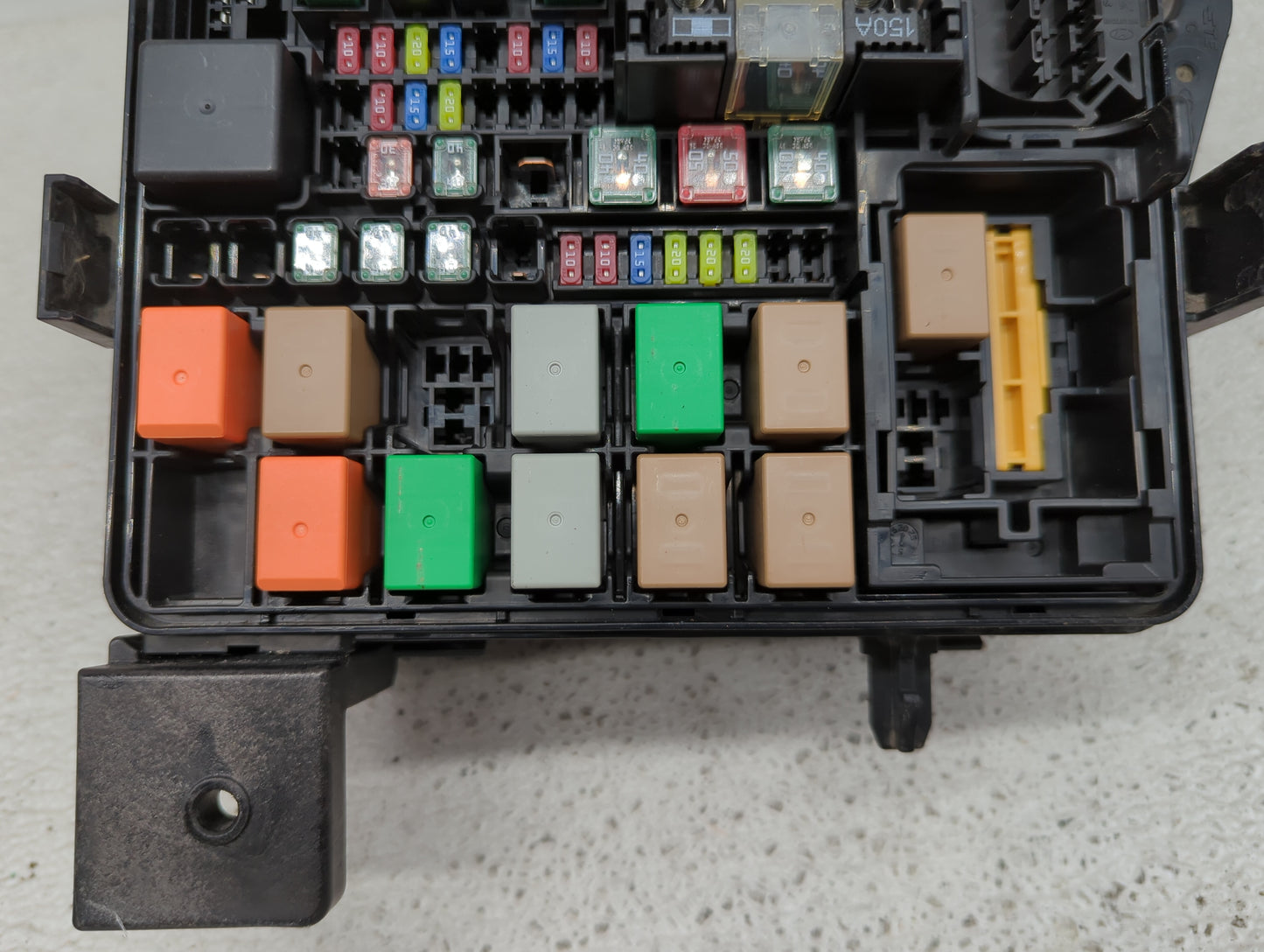 2018-2019 Kia Rio Fusebox Fuse Box Panel Relay Module P/N:91950-H9300 Fits Fits 2018 2019 OEM Used Auto Parts - Oemusedautop